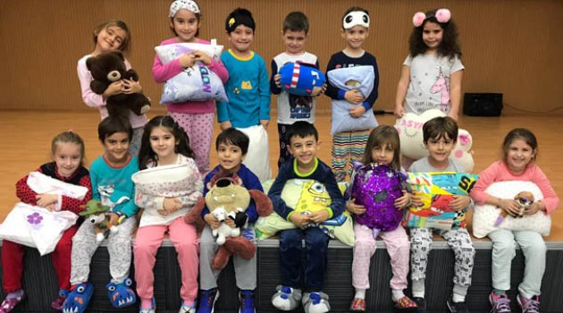 Anaokulu Öğrencileri İçin Pijama Partisi Yapıldı