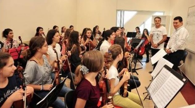 Antalya Çocuk Senfoni Orkestrası'nda Konser Heyecanı