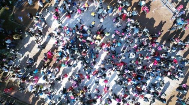 Antalyalı Çocukların 200 Tonluk Kar İzdihamı