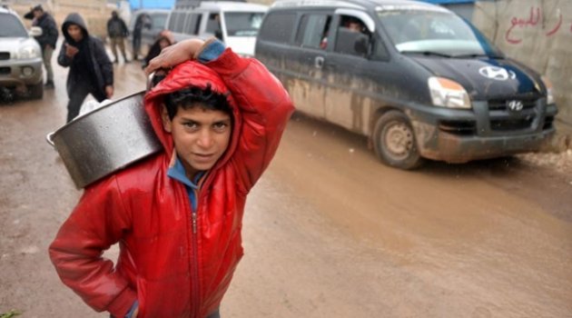 Atme Kampında Çocuklar, Hayatın Yükünü Taşıyor