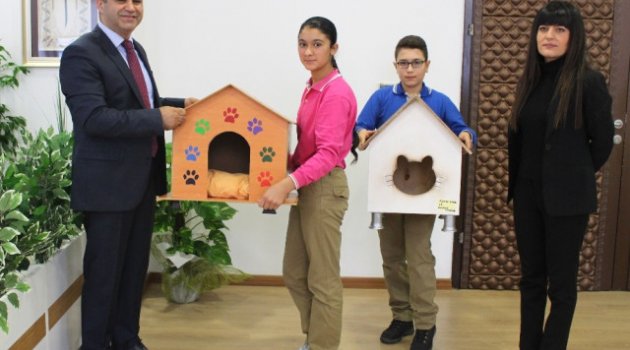 Babalar Mobilyacı, Çocuklar Hayvansever