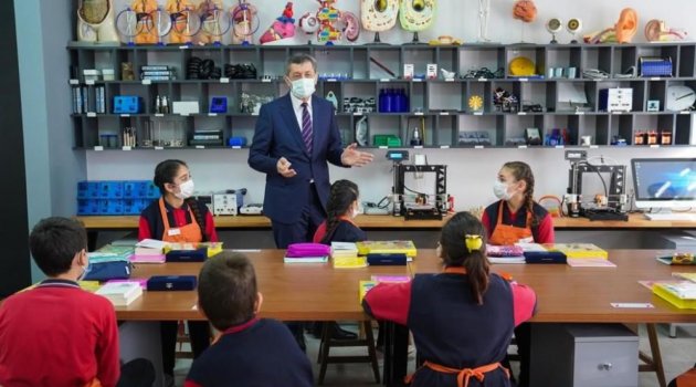 Bakan Selçuk'tan önemli açıklamalar