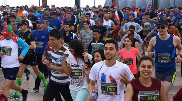 Bakülüler, kimsesiz çocuklar için buluştu