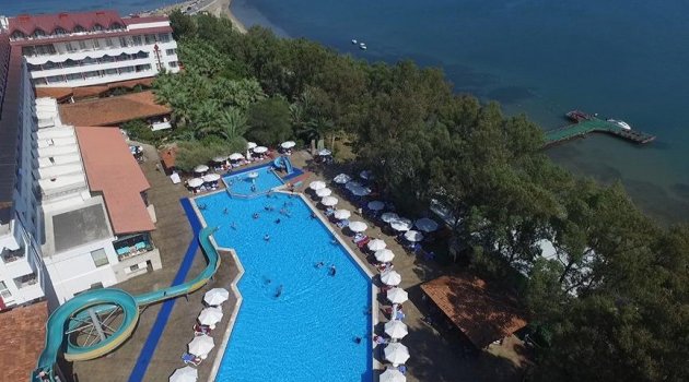 Balıkesir’de 8 Yaşındaki Çocuk Otel Havuzunda Boğuldu