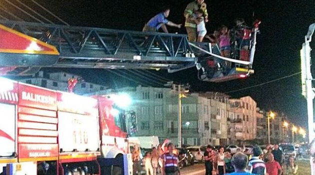 Balıkesir'de çocuklar lunaparkta mahsur kaldı