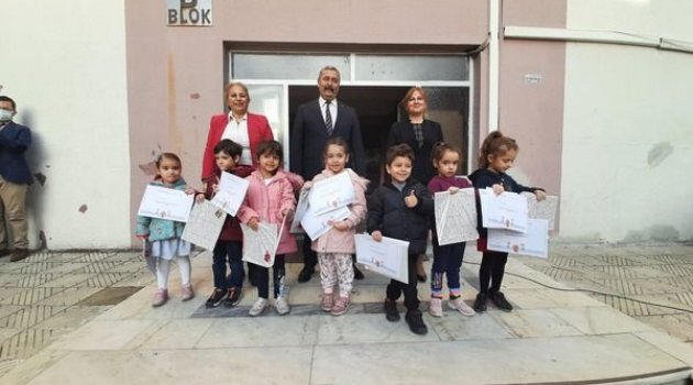 Başarılı minikler, ödüllendirildi