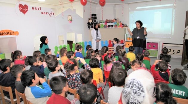 Başiskele'deki Çocuklara Hijyen Eğitimi