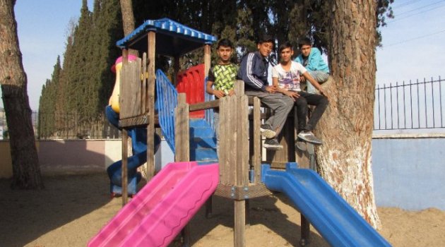 Başkan Amcadan Çocuklara Oyun Parkı