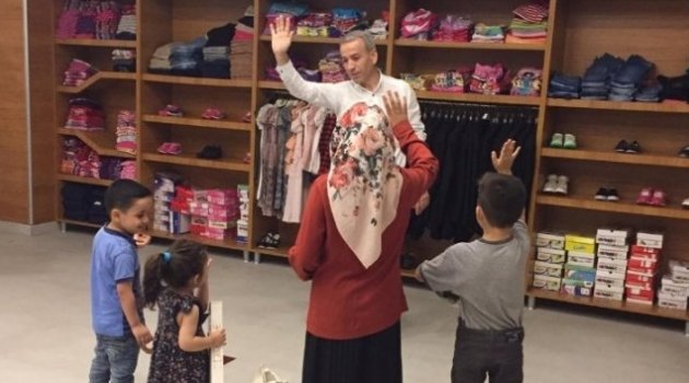 Başkan amcaları yetim çocukların yüzünü güldürdü