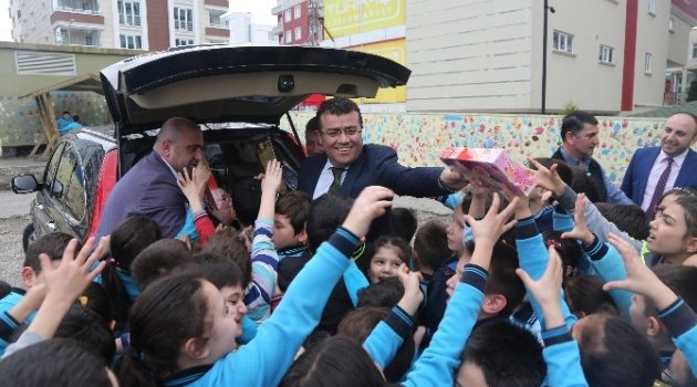 Başkan Taşçı Minik Öğrencilerle Buluştu