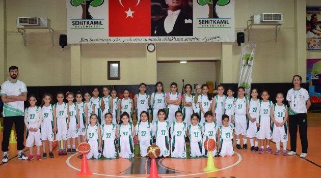 Basketbol, Küçük Kızın Hayatına Renk Kattı