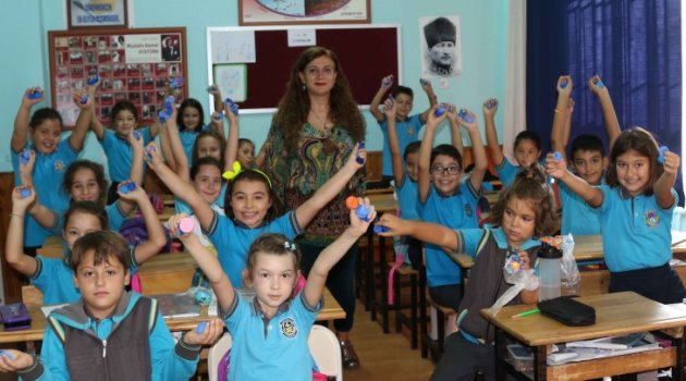 Bayraklılı Minikler, Engelliler İçin Kolları Sıvadı