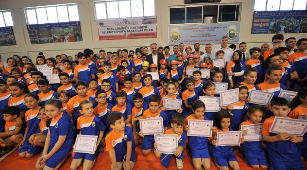 Belediyespor’da 800 Sporcu Sertifikasını Aldı
