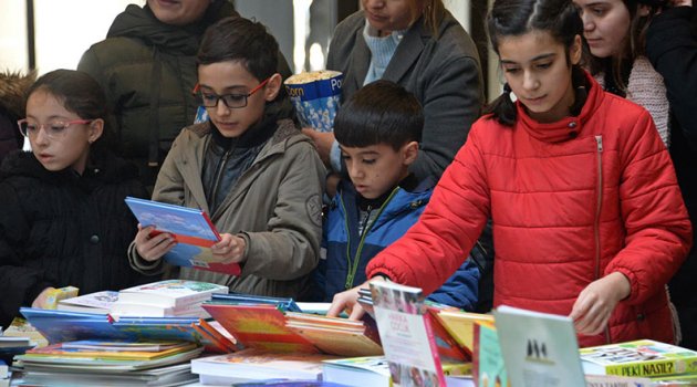 Bergama Belediyesi 2. Çocuk Kitapları Şenliği Başladı