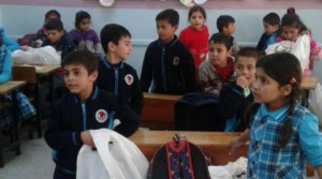 Beypazarı Belediye Başkanı Tuncer Kaplan'dan Minik Öğrencilere Hediyeler