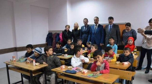 Biga’da Suriyeli Çocuklar İçin Sınıf Açıldı