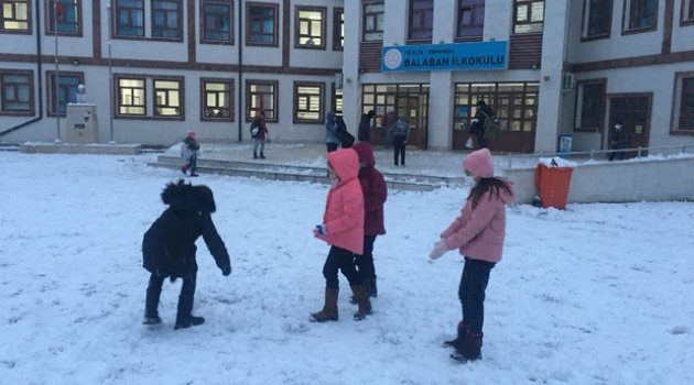 Bilecik'te kar yağışına en çok çocuklar sevindi