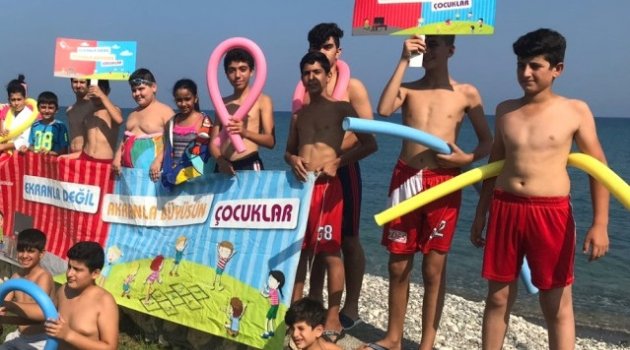 Boş Zamanlarını Yüzerek Geçiriyorlar