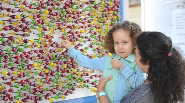 Bozüyüklü çocuklar şeker gibi bir bayram yaşadı