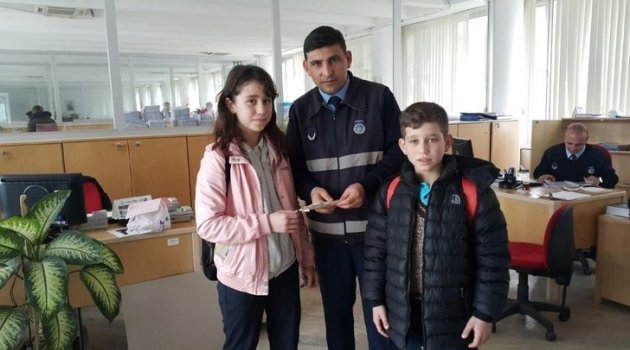 Burhaniyeli Miniklerden Örnek Davranış