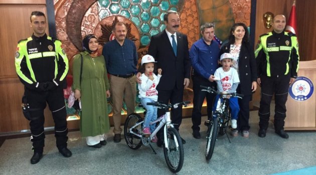 Bursa İl Emniyet Müdürlüğü'nden Çocuklara Bisiklet