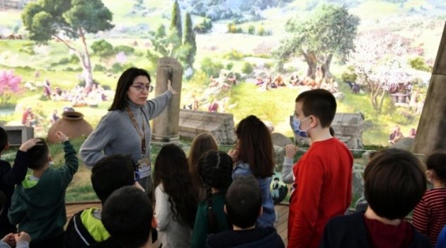 Bursa'da çocuklara eğitici ve eğlenceli hizmet