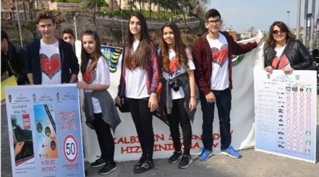 Bursa'da liseli gençler örnek oldu
