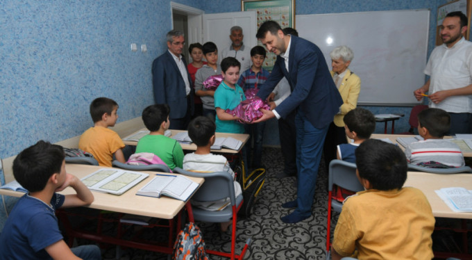 Bursa'da Yetim Çocukların Yüzü Güldü