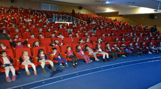 Bursalı Miniklerin Sinema Keyfi
