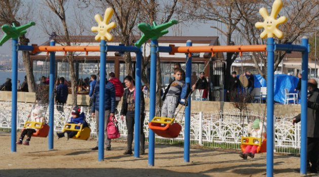 Büyükçekmeceli Çocuklar Parklara Akın Etti