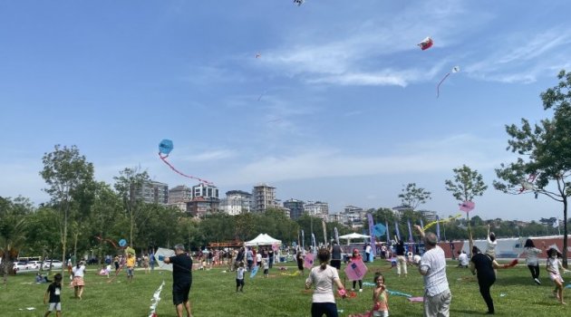 Caddebostan semaları uçurtmalarla şenlendi