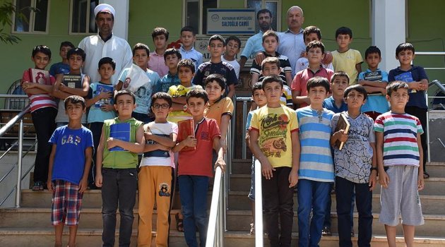 Camiler Çocuk Gülücükleriyle Şenlendi