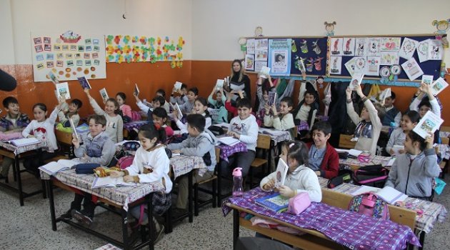 Çayırovalı Çocuklar Kitaplarına Kavuştu