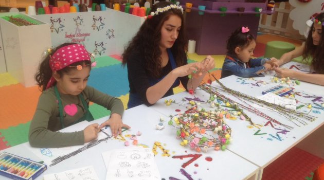 Cevahir'in Minikleri, Oyun Dünyalarını Çiçeklerle Renklendiriyor