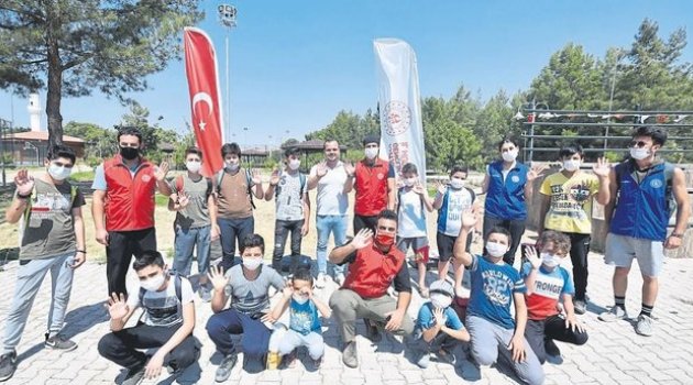 Çiftçi çocukları havuzla buluştu
