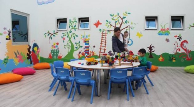 Çocuk Doktorları Hastaneye Oyun Salonu Yaptı