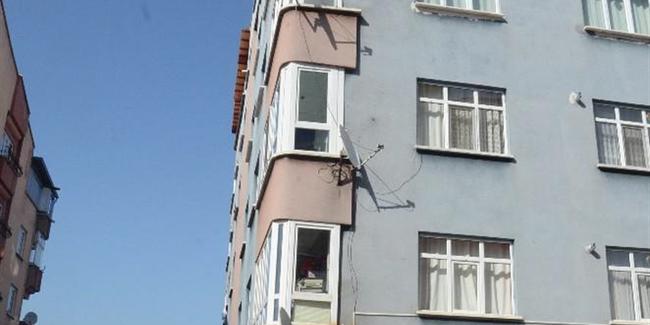 Çocuk Dördüncü Kattan Aşağıya Düştü