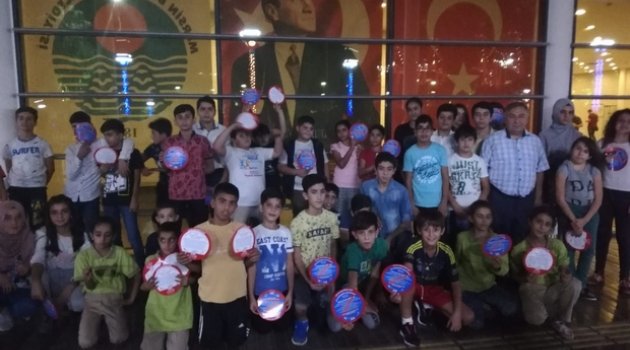 Çocuk Komitesinde Bulunan Çocuklar Tiyatro İzledi