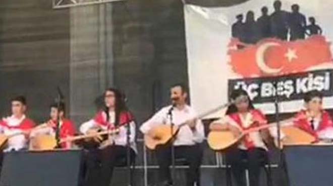Çocuk Korosu Türk bayrağı Yüzünden Sahneden İndirildi