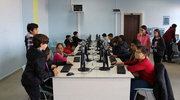 Çocuk 'Mentör'lerden 'Kodlama' Eğitimi