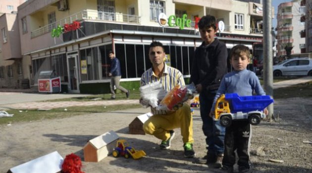 Çocuk Ölümlerine Tabutlu ve Oyuncaklı Tepki