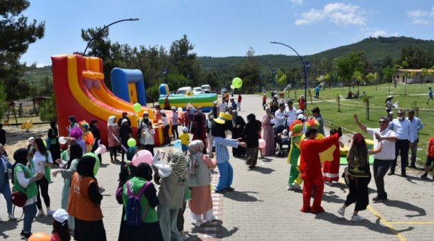 Çocuk Şenliğinde doyasıya eğlendiler