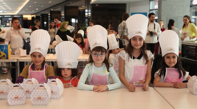 Çocuklar 23 Nisan'da mutfağa giriyor