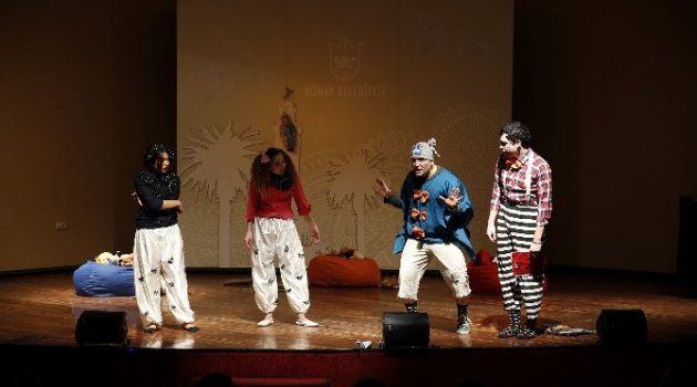 Çocuklar AVM'ye değil tiyatroya