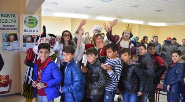 Çocuklar Diş Sağlığının Önemini Tiyatro İle Öğrendi