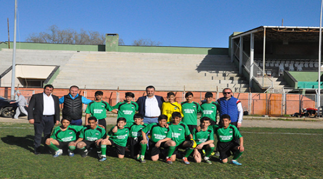Çocuklar Futbol Kursu Başladı