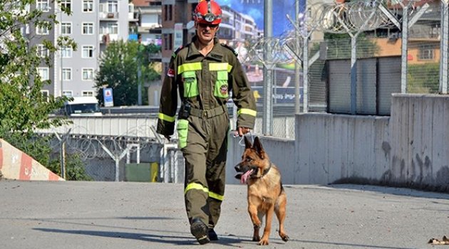 Çocuklar İçin Arama Kurtarma Gönüllüsü Oldu