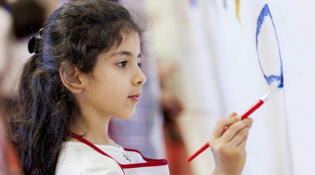 Çocuklar için boyanın hikayesi: Yumurtalı Renkler Atölyesi