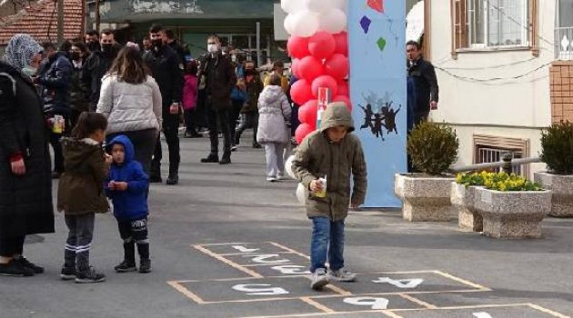 Çocuklar için tasarlanan sokak açıldı