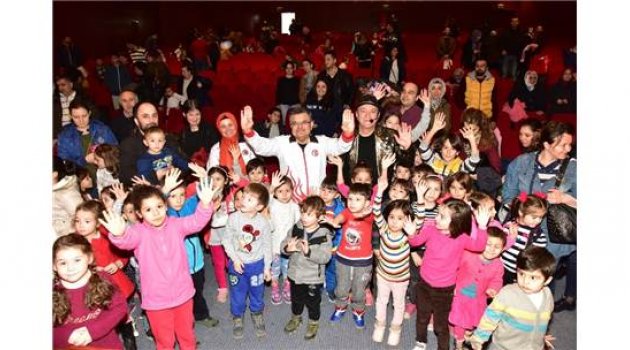 Çocuklar ''Kukla Show'' İle Gönüllerince Eğlendi